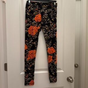 Is LulaRoe floral pattern stretch leggings orange rose  I’m sure this is juniors